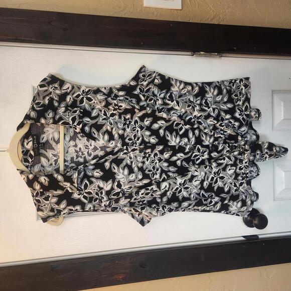 Fred David Women's Floral Sleeveless Top with waist tie-Size 3X- Black/White - Picture 1 of 8